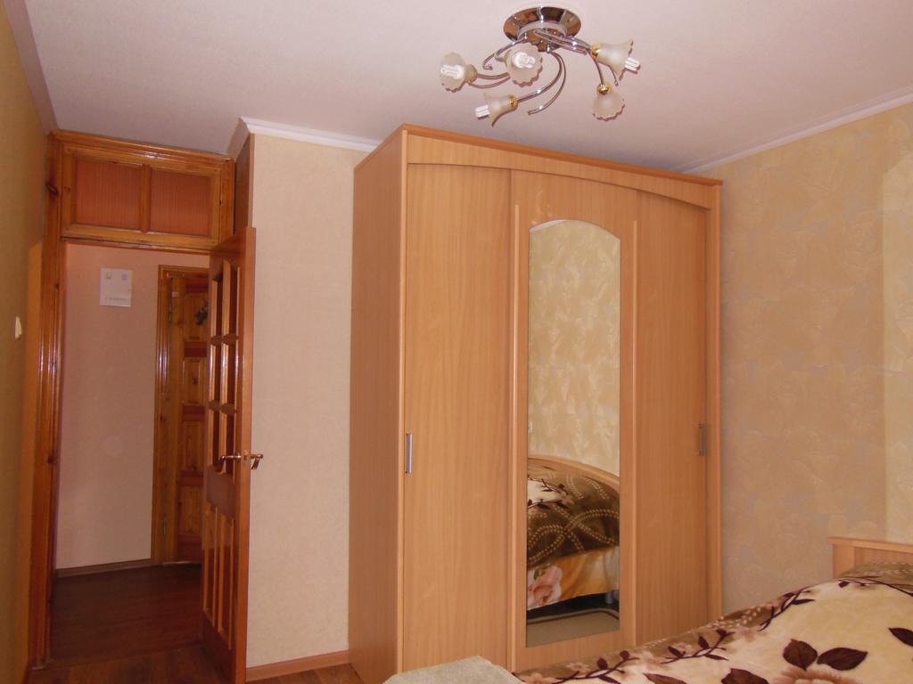 Apartment On Marinenko 波洛茨克 客房 照片