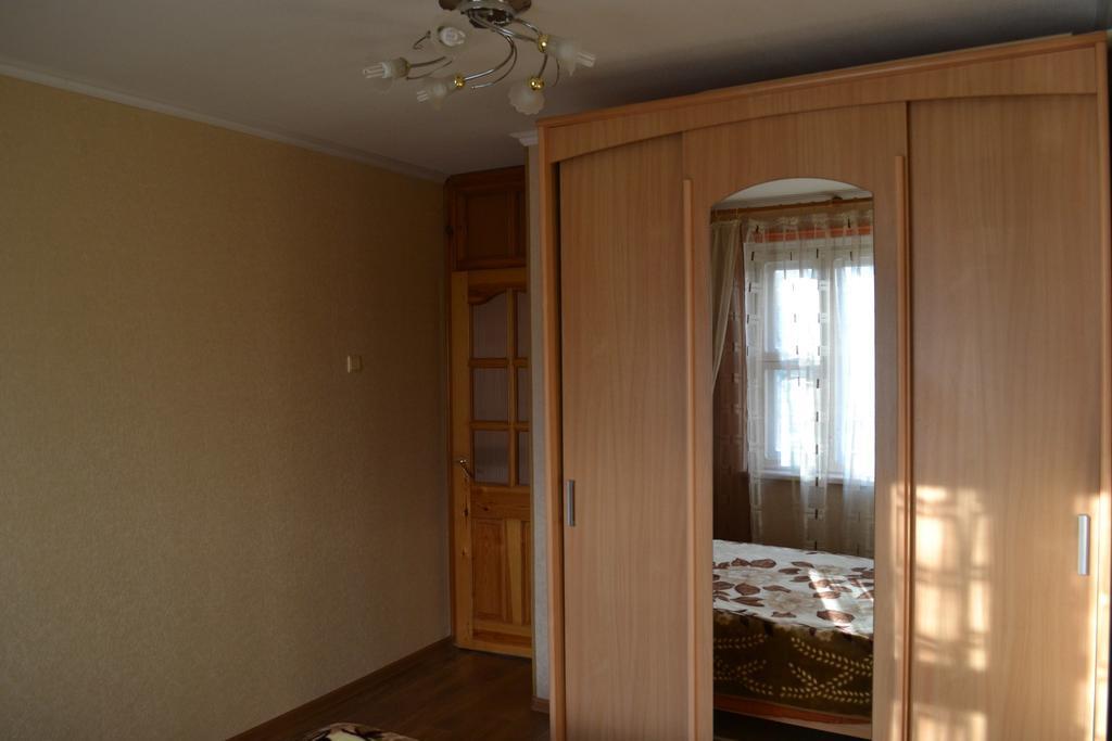 Apartment On Marinenko 波洛茨克 客房 照片